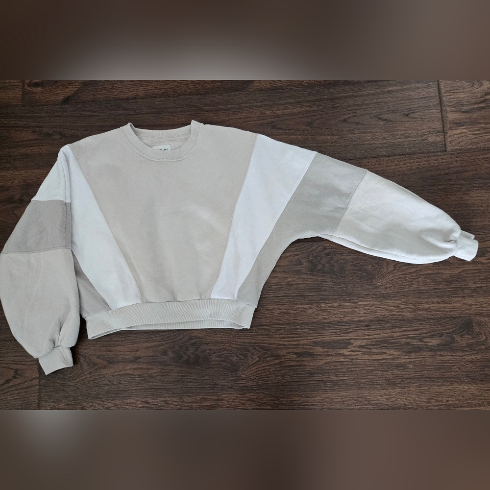 Abercrombie & Fitch Retro Crew Neck Beige Cream Crop Sweatshirt Size XS